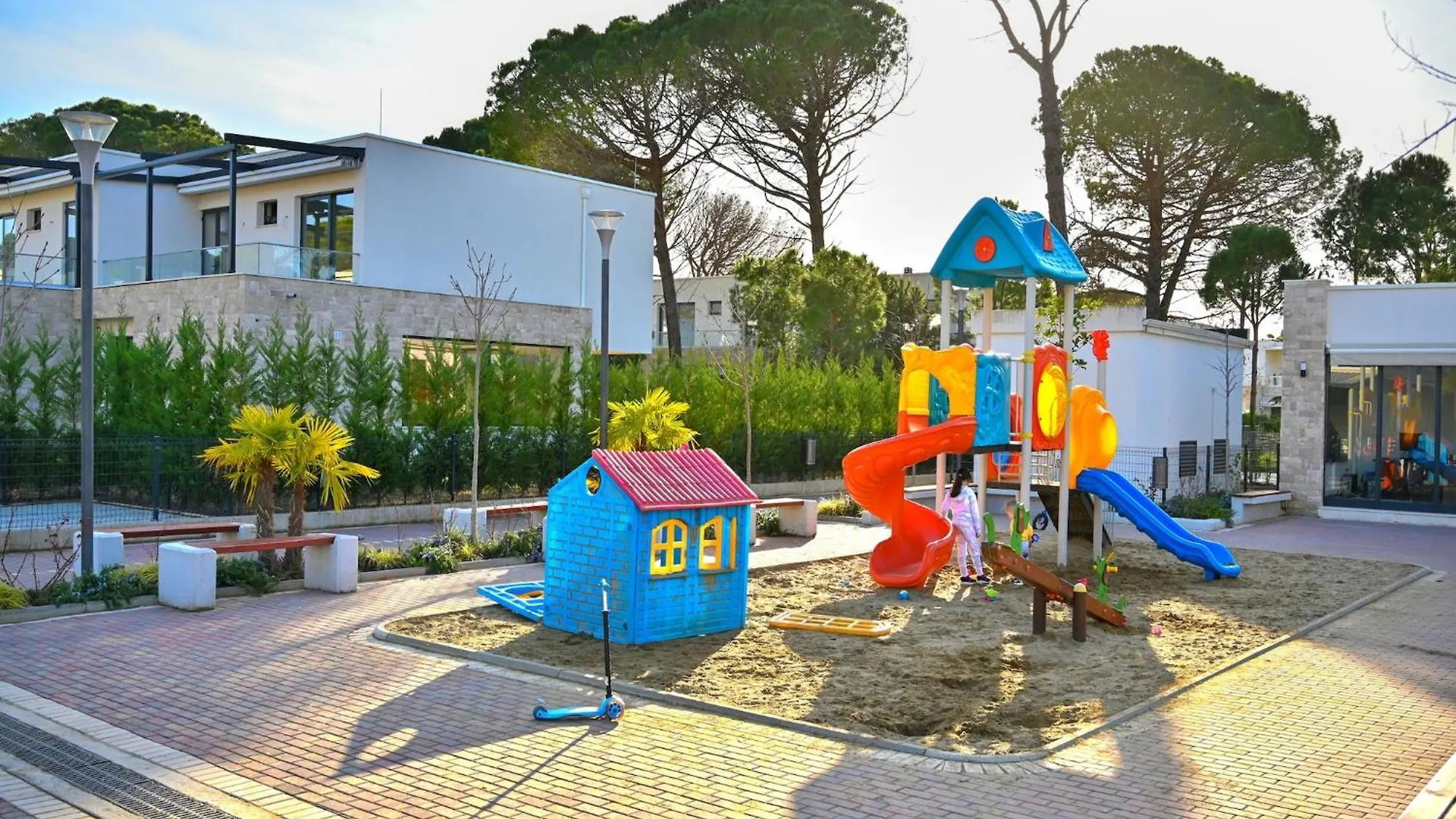 Stylish Urban Retreat With Two Bedrooms Plazhi San Pietro 0*,