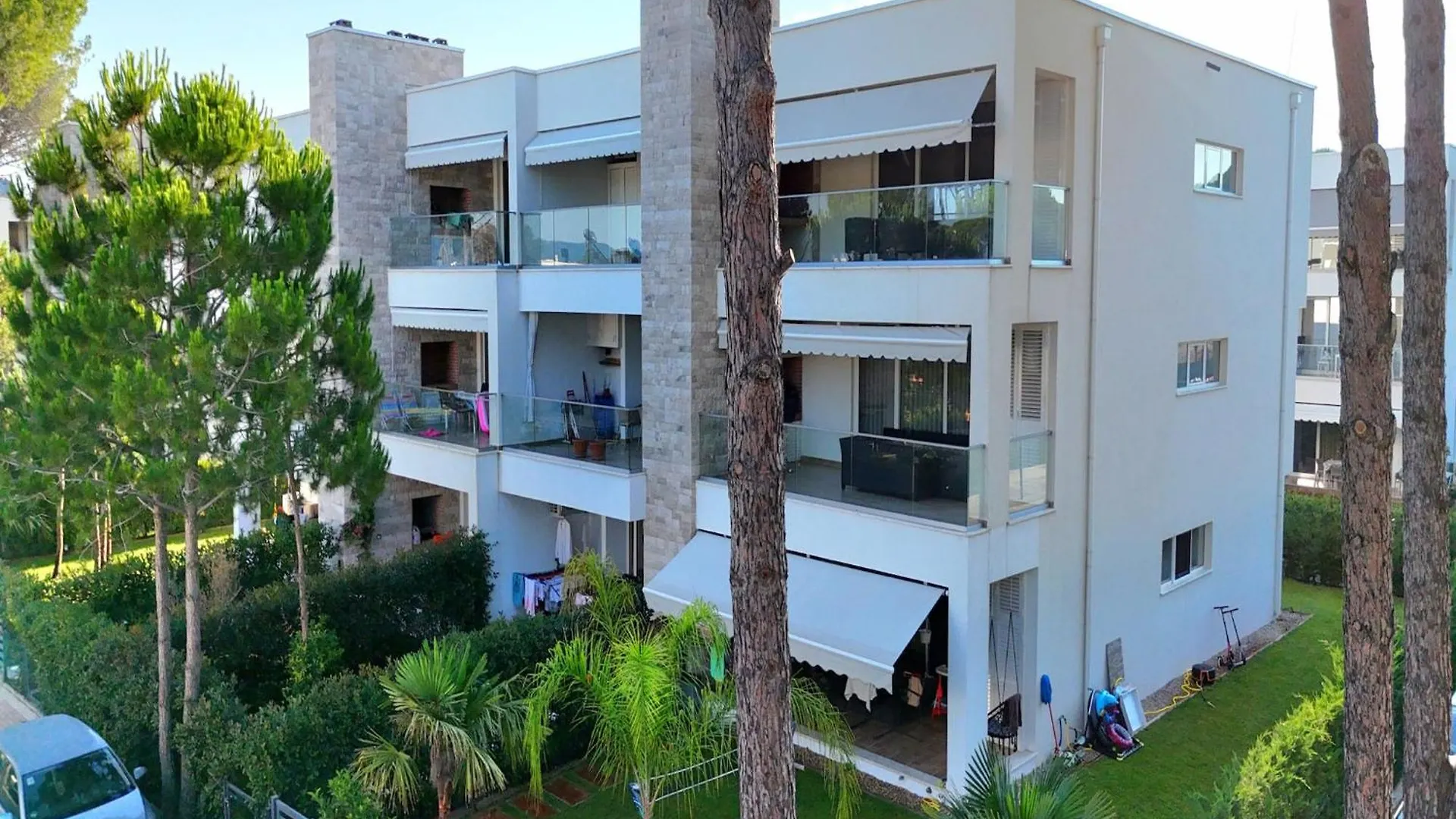 Stylish Urban Retreat With Two Bedrooms Plazhi San Pietro 0*,  Albanie